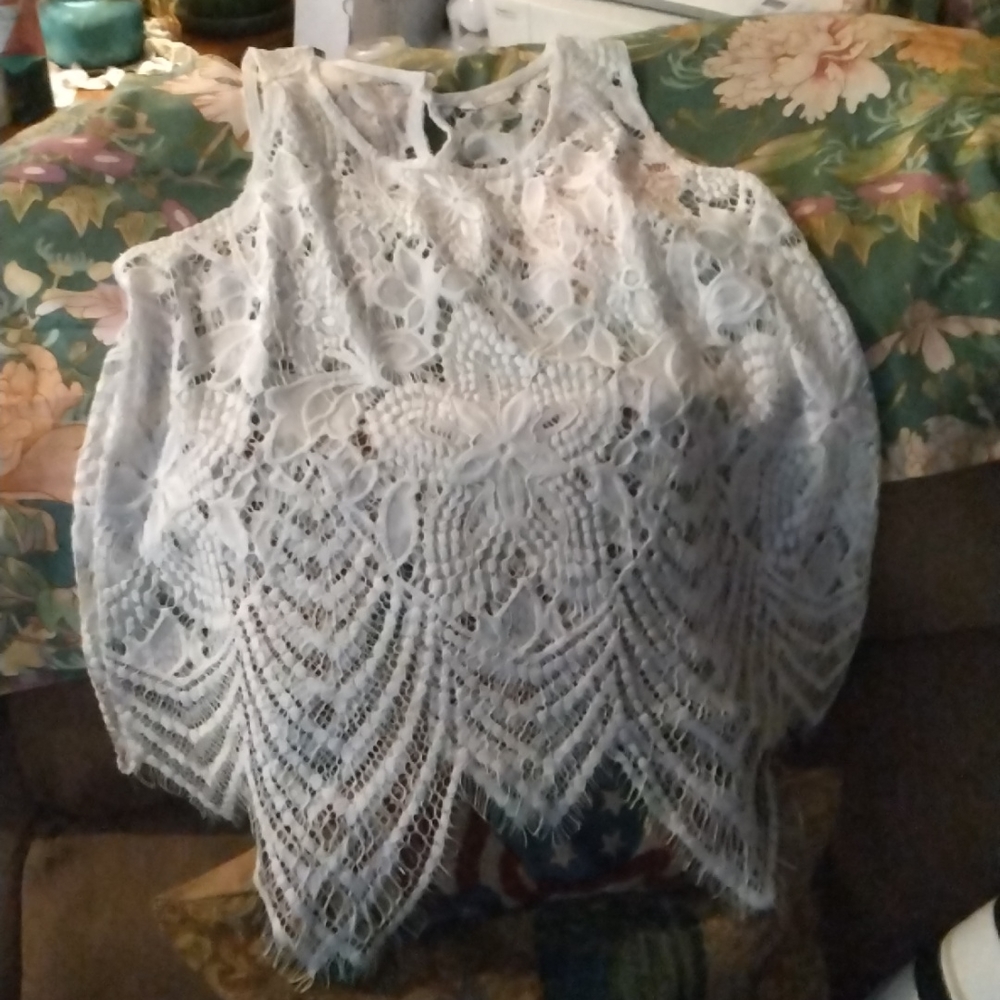 S Cato gorgeous white croceted Tank Top